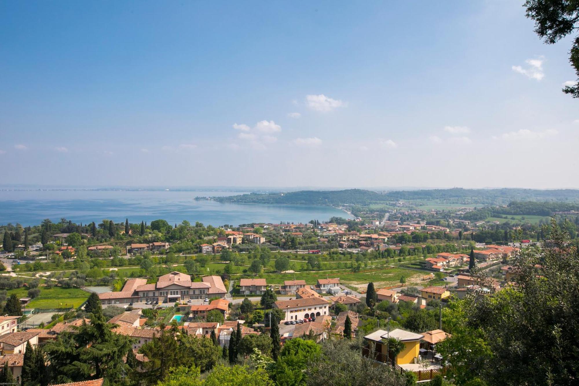 Appartamento Di Tommaso - Happy Rentals Desenzano del Garda Buitenkant foto
